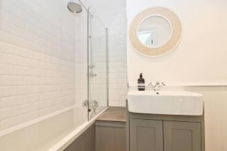 WALK TO THE BEACH, spacious cottage with sea views - St Merryn - 4