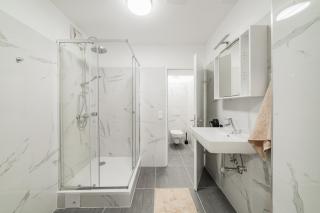 Modern Central City Rooms - 3