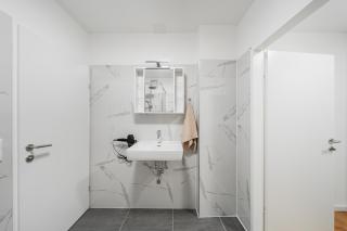 Modern Central City Rooms - 5