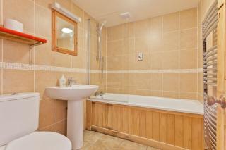 Bridge Cottages Bridge House, Old Post, Bridge Suite, Sleeps 16 - 4