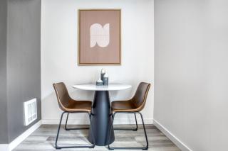 Capitol Hill Studio w Gym Roof nr I-5 SEA-247 - 8