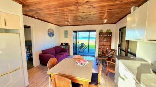 The Sunrise Bach - One Tree Point Holiday Home - One Tree Point - 9