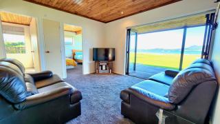 The Sunrise Bach - One Tree Point Holiday Home - One Tree Point - 6
