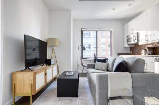Amazing Midtown W 1BR w Gym nr Times Sq NYC-650 - New York - 0