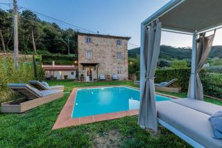 Villa Aperitivo, Romantic and Panoramic Stone Farm - Capannori - 0