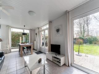 Holiday Home in Zeeland near Lake - 1