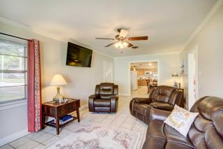 Coastal Long Beach Rental with Patio, Walk to Beach! - Long Beach - 5