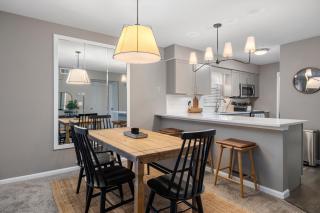 Hadley's Place at Pointe Royale, Pristine 2 Bed 2 Bath Condo - Branson - 1