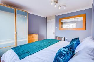 Statera Apartments - Thames View - 1