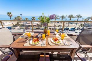 797 HOLIDAY RENTALS - Amplio piso con terraza en primera línea de playa - Torremolinos - 3