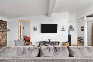 Lazy Lake 3BR Cabin w/ Mtn Views + Hot Tub +Wi-Fi - 6