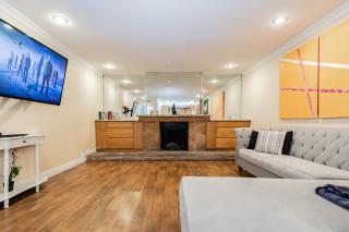 Spacious 5-Bedroom Retreat with Pool Minutes from the Las Vegas Strip - Las Vegas - 9