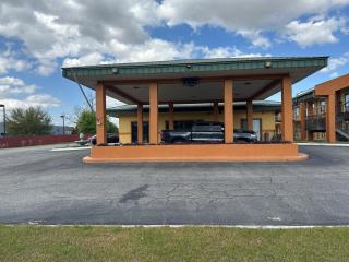 Camilla Inn & Suites - 7