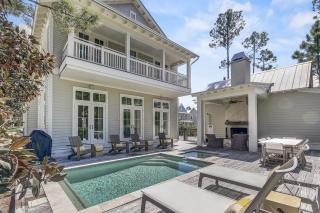 'Here Comes the Sun' has a Private Pool, 6 Seat Golf Cart, and Stunning Outdoor Living Space home - Santa Rosa Beach - 9