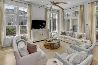 'Here Comes the Sun' has a Private Pool, 6 Seat Golf Cart, and Stunning Outdoor Living Space home - Santa Rosa Beach - 4