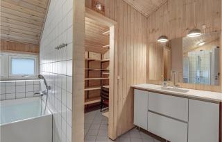 Stunning Home In Aakirkeby With Wifi - Vester Sømarken - 9