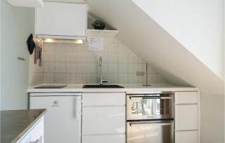 Awesome Apartment In Allinge - Allinge - 3