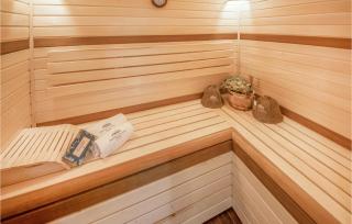 Baltic Village - Damp - 4