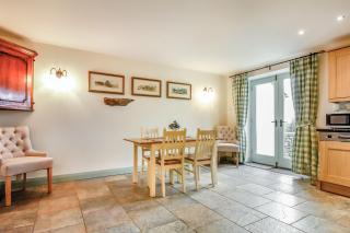 No 2 The Stables - Llangefni - 4