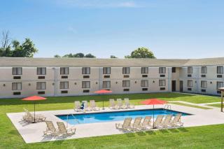 Ramada by Wyndham Allentown Bethlehem - Allentown - 1