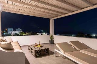 In the heart of Fira & free pool - Nychteri suite - 6