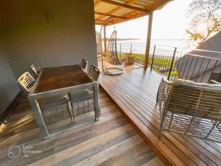 Beachfront Villa by M&H - 8