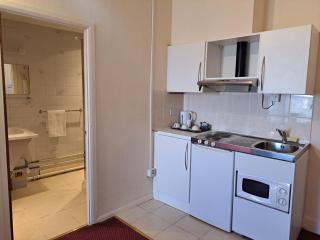 Diamond House - Rugby - 8