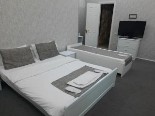 Many apartments and hotel-type rooms in the Tatto studio building are located on Nizami Street - Baku - 4