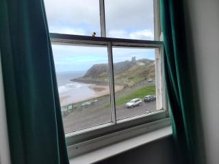 Sea view Penthouse flat 6 with fast WiFi and Free PARKING - 4