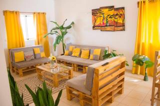 Cosy & Relax Yellow House 5mn walk from the beach! - Calheta Do Maio - 0