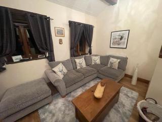 RURAL stone barn with Log Burner, tranquil setting - Usk - 4
