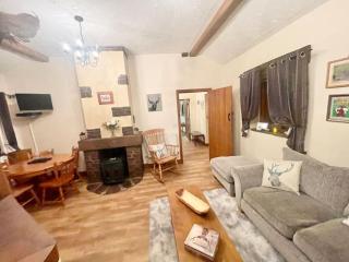 RURAL stone barn with Log Burner, tranquil setting - Usk - 5