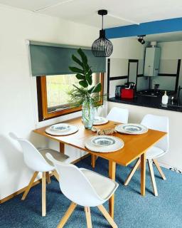Knus chalet met zwembad en sauna - Sint Maartensvlotbrug - 8