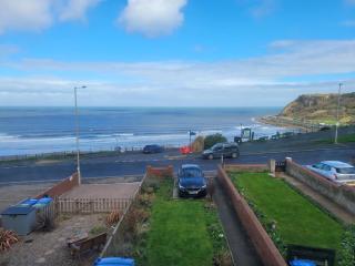 Sea View flat 4 fast WIFI & FREE parking - Scarborough - 7