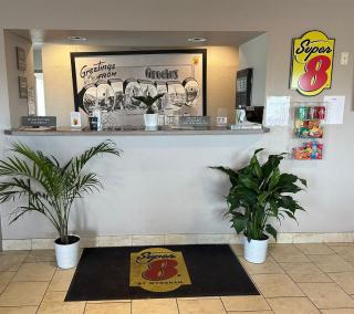 Super 8 by Wyndham Greeley - 9