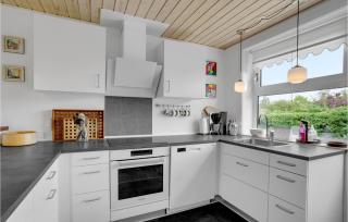 3 Bedroom Pet Friendly Home In Hejls - 6