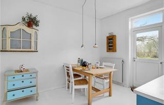 6 Bedroom Amazing Home In Roslev - Roslev - 2