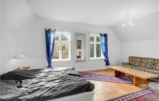 6 Bedroom Amazing Home In Roslev - Roslev - 1