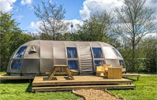 Amazing Stacaravan In Hoogersmilde - Hoogersmilde - 9