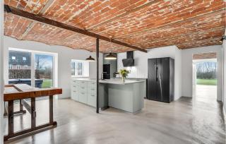 7 Bedroom Stunning Apartment In Varde - 4