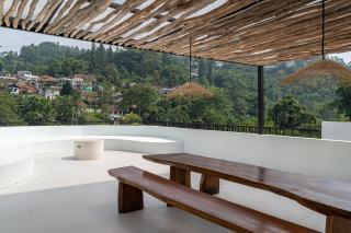 Lavender Rooftop Villa 3 bedrooms with a private heated swimming pool - Bandung - 9