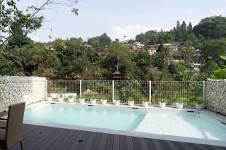 Lavender Rooftop Villa 3 bedrooms with a private heated swimming pool - Bandung - 8