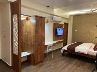 Le Shiv Executive Suite - 1