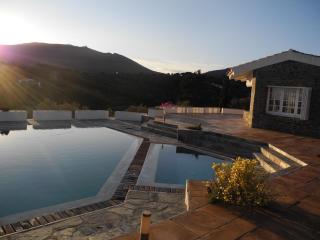Casa con vistas y piscina - 4