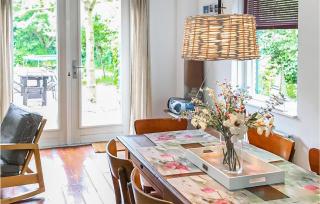 Amazing Home In Zonnemaire With Wifi - 7
