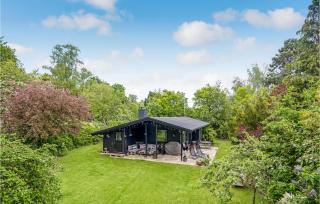 Cozy Home In Dronningmølle With Kitchen - 0