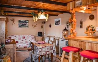 Pet Friendly Apartment In Harreberg - 6