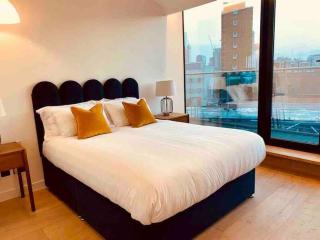 Large 3 Bed 3 Bathrooms Penthouse with terrace and City views in London - 6