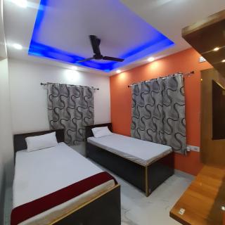 Garden Guest House near Rene tower Ruby general hospital - Calcutta - 3