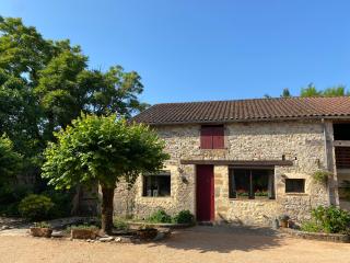 Sfeervol vakantiehuis op landgoed aan de Dordogne - 9